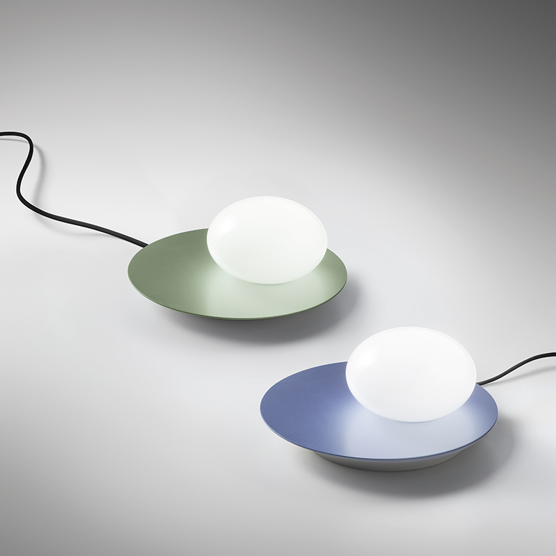 Lampada da tavolo luce led integrati sostituibili finiture di tendenza 05604 Lampada da tavolo luce led integrati sostituibili finiture di tendenza 05604